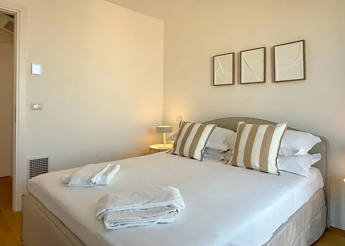 Laus Via Sparano Attico - Penthouse In The Heart Of Appartement *